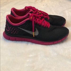 Nike Freerun- Livestrong aversion- Size 10